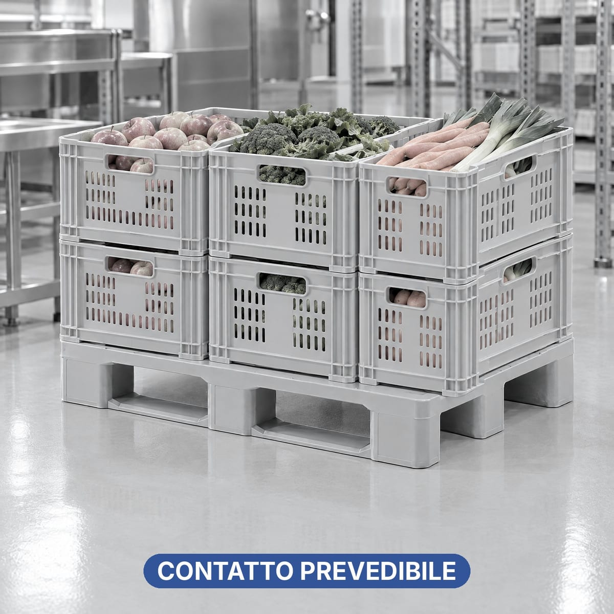 Pallet in plastica con cassette di frutta aperte, esempio di contatto prevedibile con gli alimenti