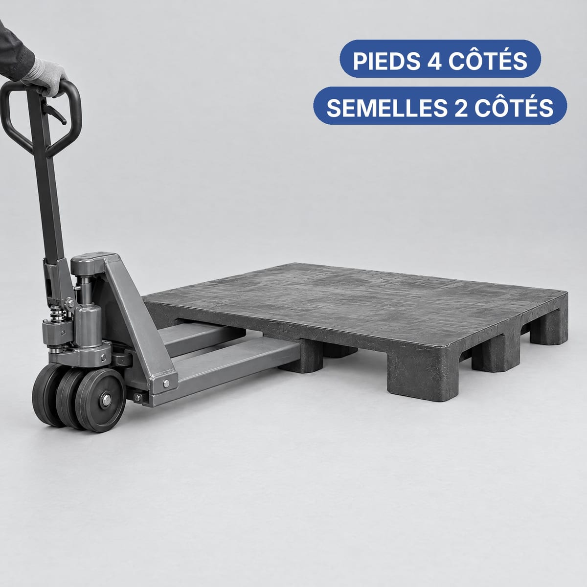 Transpalette manuel entrant par le côté dans une palette plastique à 9 pieds